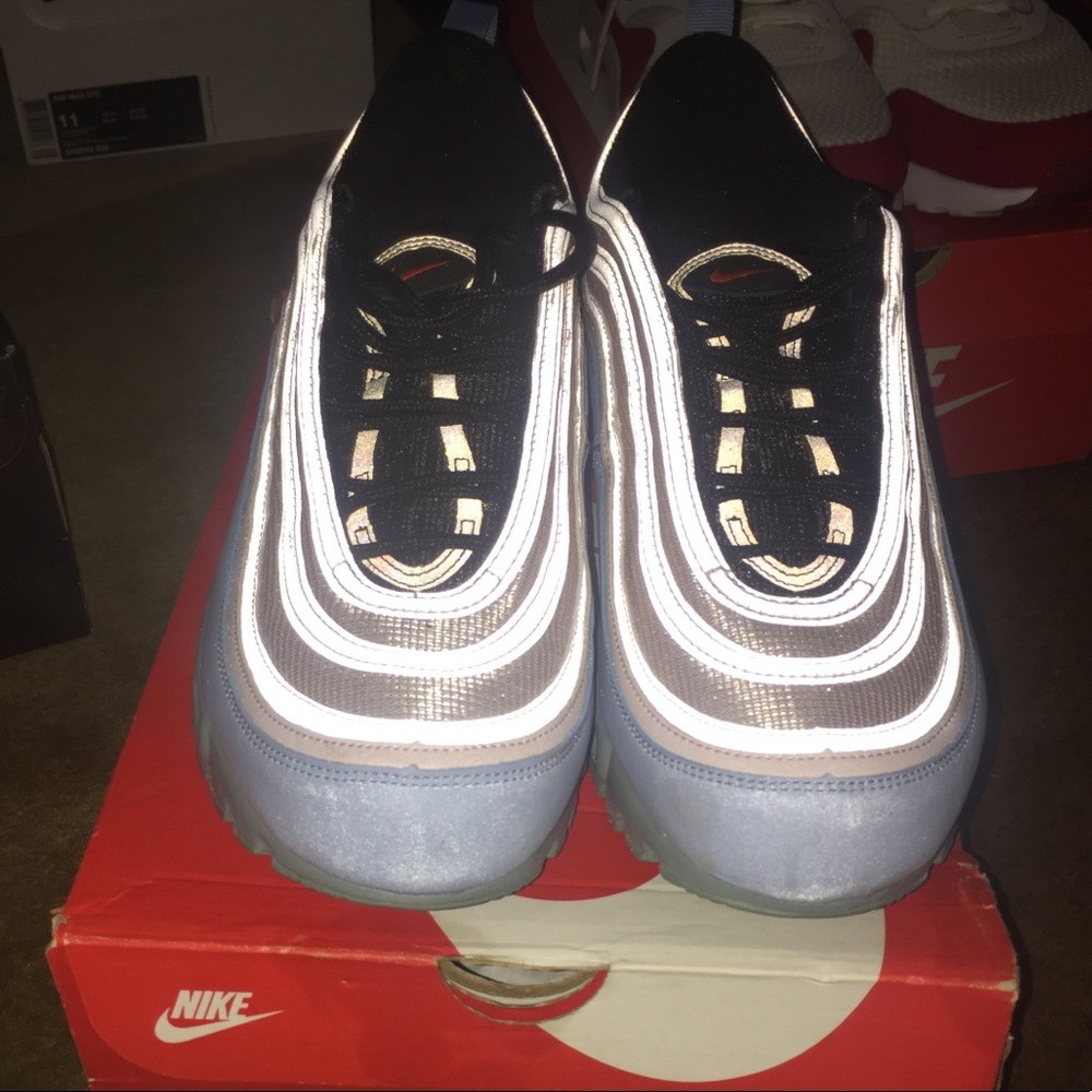 NIKE AIR MAX PLUS 97